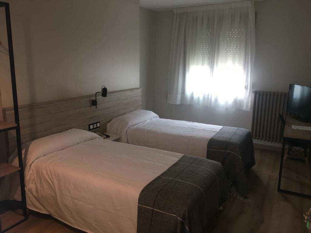 Hotel Torres Manlleu Zewnętrze zdjęcie